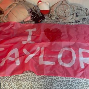 pink i heart taylor swift tapesry